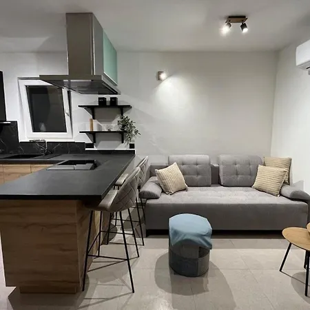 With Parking Space Blato, Korcula - 24982 *