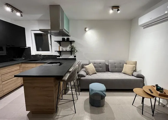 With Parking Space Blato, Korcula - 24982 *